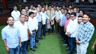 आवास एवं पर्यावरण मंत्री श्री ओपी चौधरी ने विभिन्न आवासीय कॉलोनियों के प्रतिनिधियों के साथ की बैठक आवास एवं पर्यावरण मंत्री श्री ओपी चौधरी ने विभिन्न आवासीय कॉलोनियों के प्रतिनिधियों के साथ की बैठक
