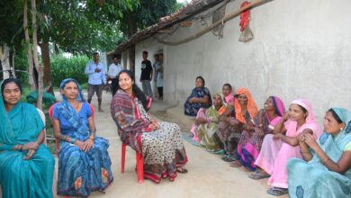 मंत्री श्रीमती लक्ष्मी राजवाड़े ने किया जनसंपर्क, ग्रामीणों की समस्याओं के त्वरित समाधान के दिए निर्देश मंत्री श्रीमती लक्ष्मी राजवाड़े ने किया जनसंपर्क, ग्रामीणों की समस्याओं के त्वरित समाधान के दिए निर्देश