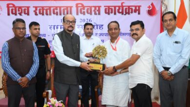 रक्तदान सबसे बड़ा दान, इससे बड़ी कोई सेवा नहीं – राज्यपाल श्री डेका रक्तदान सबसे बड़ा दान, इससे बड़ी कोई सेवा नहीं – राज्यपाल श्री डेका