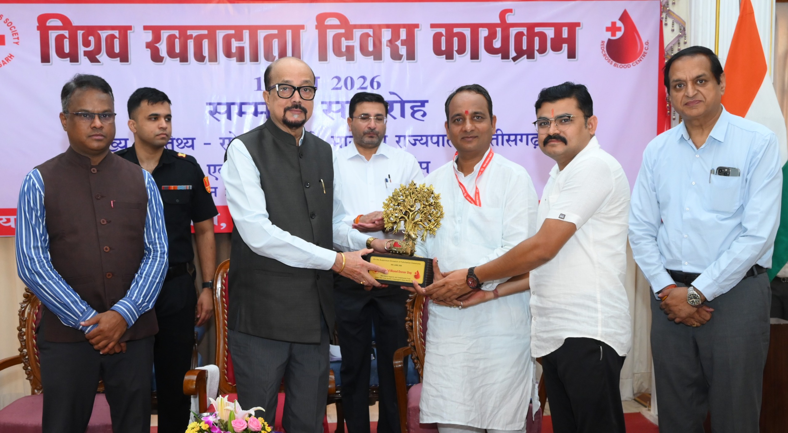 रक्तदान सबसे बड़ा दान, इससे बड़ी कोई सेवा नहीं – राज्यपाल श्री डेका रक्तदान सबसे बड़ा दान, इससे बड़ी कोई सेवा नहीं – राज्यपाल श्री डेका