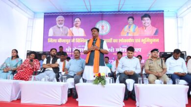 वन मंत्री श्री केदार कश्यप ने बीजापुर जिले को 18 करोड़ रुपए से अधिक के विकास कार्यों की दी सौगात वन मंत्री श्री केदार कश्यप ने बीजापुर जिले को 18 करोड़ रुपए से अधिक के विकास कार्यों की दी सौगात