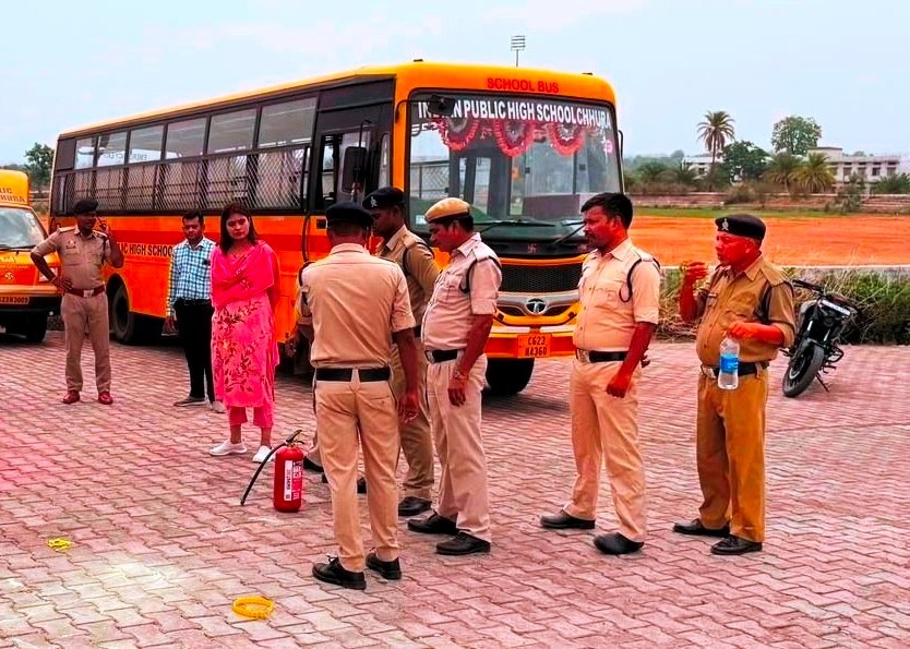 विद्यार्थियों की सुरक्षा के लिए स्कूल बसों का विशेष निरीक्षण विद्यार्थियों की सुरक्षा के लिए स्कूल बसों का विशेष निरीक्षण
