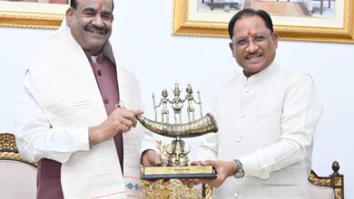 लोकसभा अध्यक्ष श्री ओम बिरला ने मुख्यमंत्री श्री विष्णु देव साय से की सौजन्य भेंट लोकसभा अध्यक्ष श्री ओम बिरला ने मुख्यमंत्री श्री विष्णु देव साय से की सौजन्य भेंट
