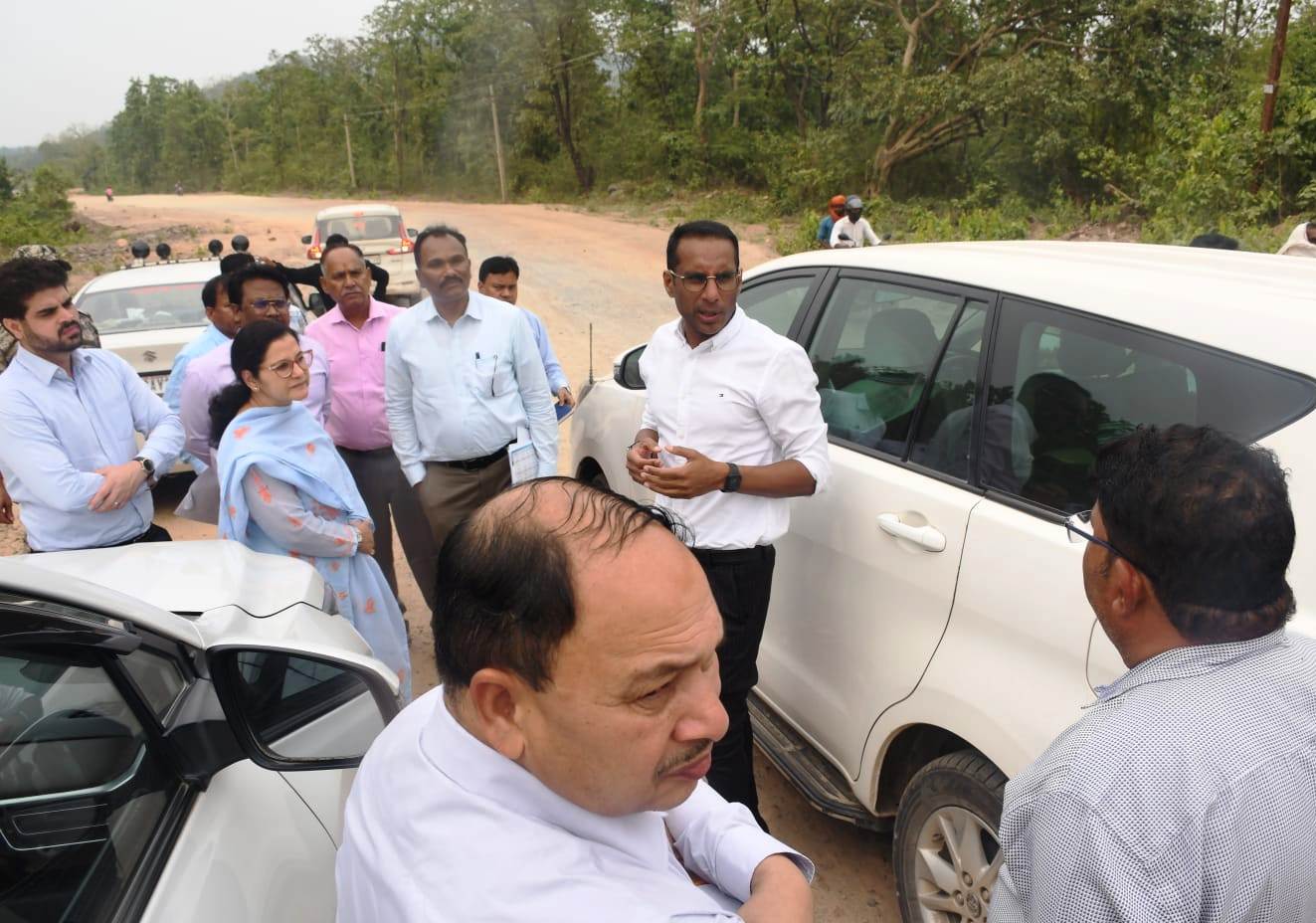 लोक निर्माण विभाग के सचिव ने कार्यों की धीमी गति पर जताई नाराजगी लोक निर्माण विभाग के सचिव ने कार्यों की धीमी गति पर जताई नाराजगी