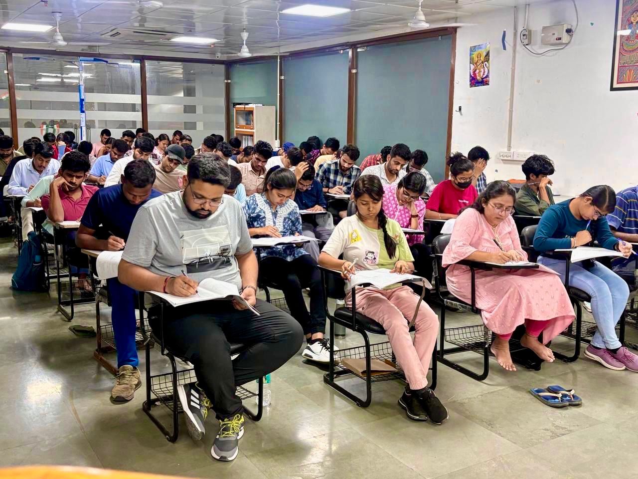 सीटों की संख्या को बढ़ाने का सुखद परिणाम: ट्राइबल हॉस्टल के 13 अभ्यर्थियों ने रचा कीर्तिमान सीटों की संख्या को बढ़ाने का सुखद परिणाम: ट्राइबल हॉस्टल के 13 अभ्यर्थियों ने रचा कीर्तिमान