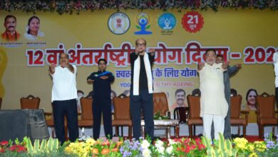 योग को जीवनशैली में शामिल करें – राज्यपाल श्री डेका योग को जीवनशैली में शामिल करें – राज्यपाल श्री डेका
