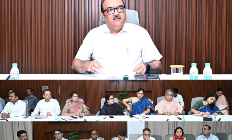 मुख्य सचिव ने विभागीय योजनाओं की प्रगति की समीक्षा की मुख्य सचिव ने विभागीय योजनाओं की प्रगति की समीक्षा की