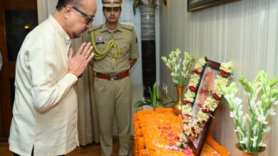 डॉ श्यामा प्रसाद मुखर्जी की पुण्यतिथि पर राज्यपाल ने दी श्रद्धांजलि डॉ श्यामा प्रसाद मुखर्जी की पुण्यतिथि पर राज्यपाल ने दी श्रद्धांजलि