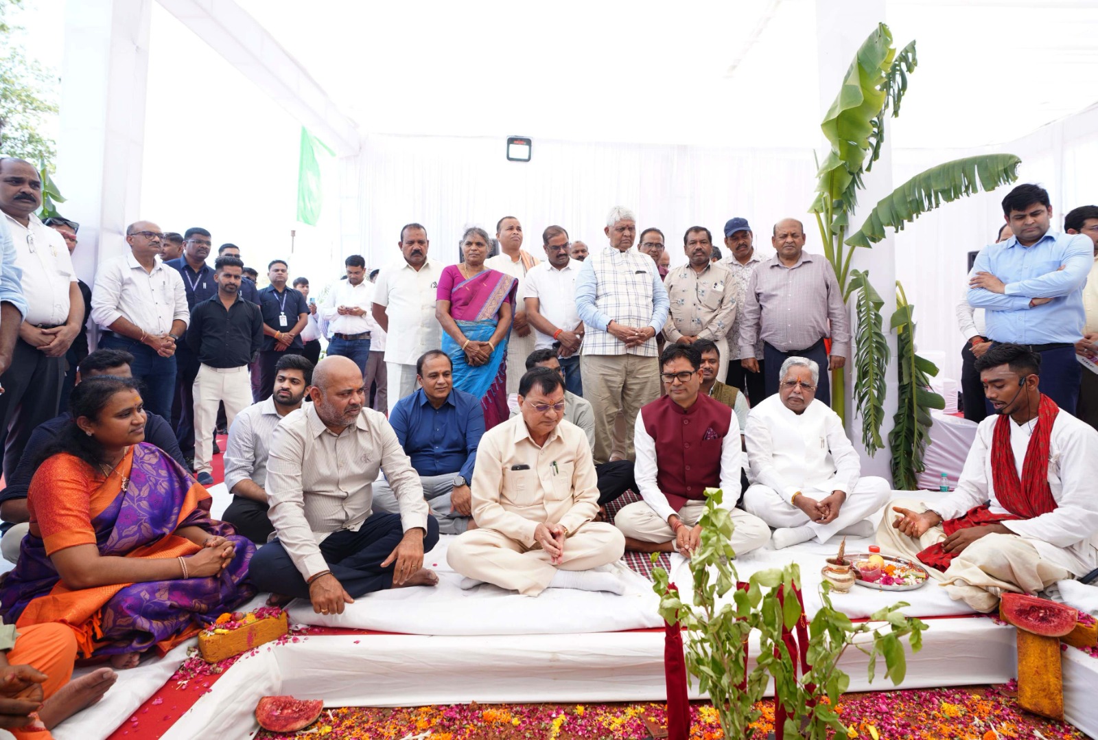 वाणिज्य एवं उद्योग मंत्री श्री लखन लाल देवांगन तथा आवास एवं पर्यावरण मंत्री श्री ओ.पी. चौधरी ने गारमेंट मैन्युफैक्चरिंग यूनिट का किया भूमिपूजन