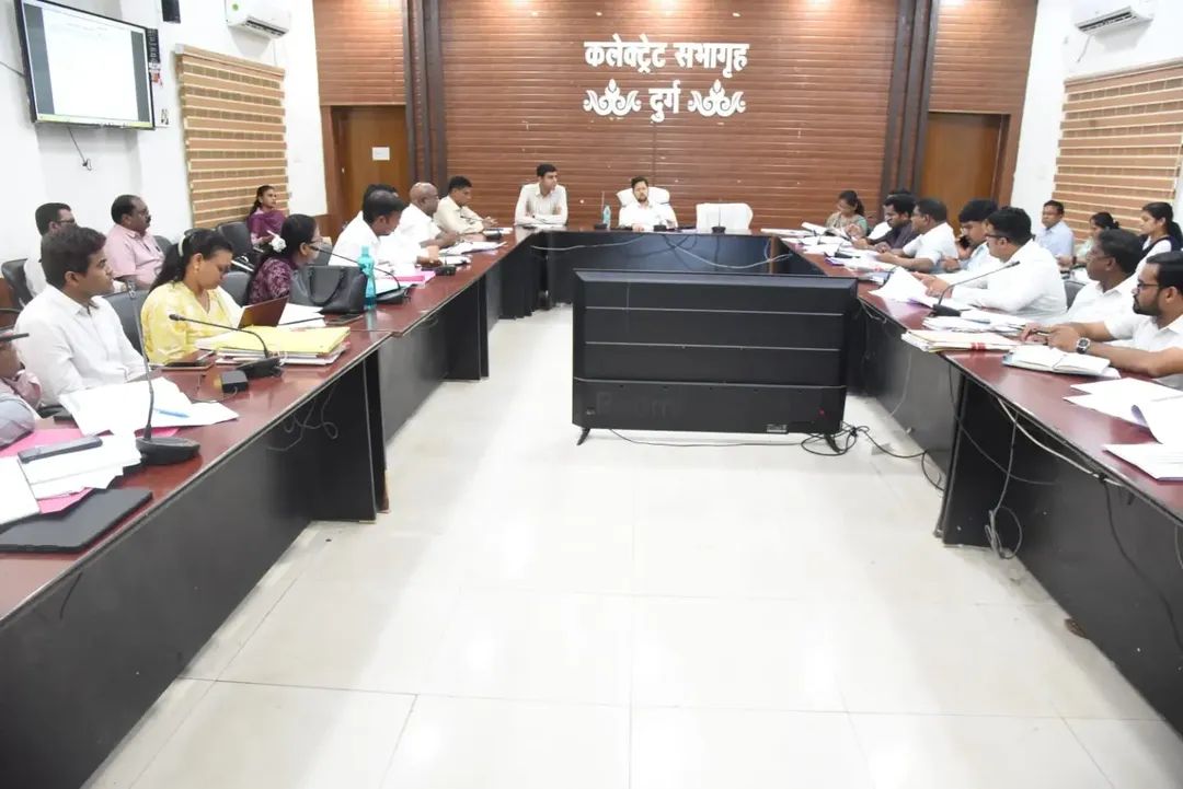 राजस्व प्रकरणों के त्वरित, पारदर्शी और समयबद्ध निराकरण पर ज़ोर। राजस्व प्रकरणों के त्वरित, पारदर्शी और समयबद्ध निराकरण पर ज़ोर।