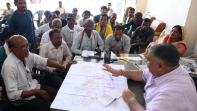 जनदर्शन में मंत्री श्री राजेश अग्रवाल ने सुनीं ग्रामीणों की समस्याएं, त्वरित समाधान के दिए निर्देश जनदर्शन में मंत्री श्री राजेश अग्रवाल ने सुनीं ग्रामीणों की समस्याएं, त्वरित समाधान के दिए निर्देश
