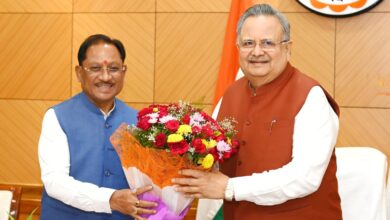 विधानसभा में मुख्यमंत्री श्री विष्णु देव साय ने षष्ठम विधानसभा के मानसून सत्र में विधानसभा अध्यक्ष डॉ. रमन सिंह से सौजन्य मुलाकात की। विधानसभा में मुख्यमंत्री श्री विष्णु देव साय ने षष्ठम विधानसभा के मानसून सत्र में विधानसभा अध्यक्ष डॉ. रमन सिंह से सौजन्य मुलाकात की।