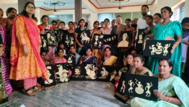 बलौदाबाजार में समूह की 40 महिलाओं को मिला धान और पैरा आर्ट का प्रशिक्षण बलौदाबाजार में समूह की 40 महिलाओं को मिला धान और पैरा आर्ट का प्रशिक्षण