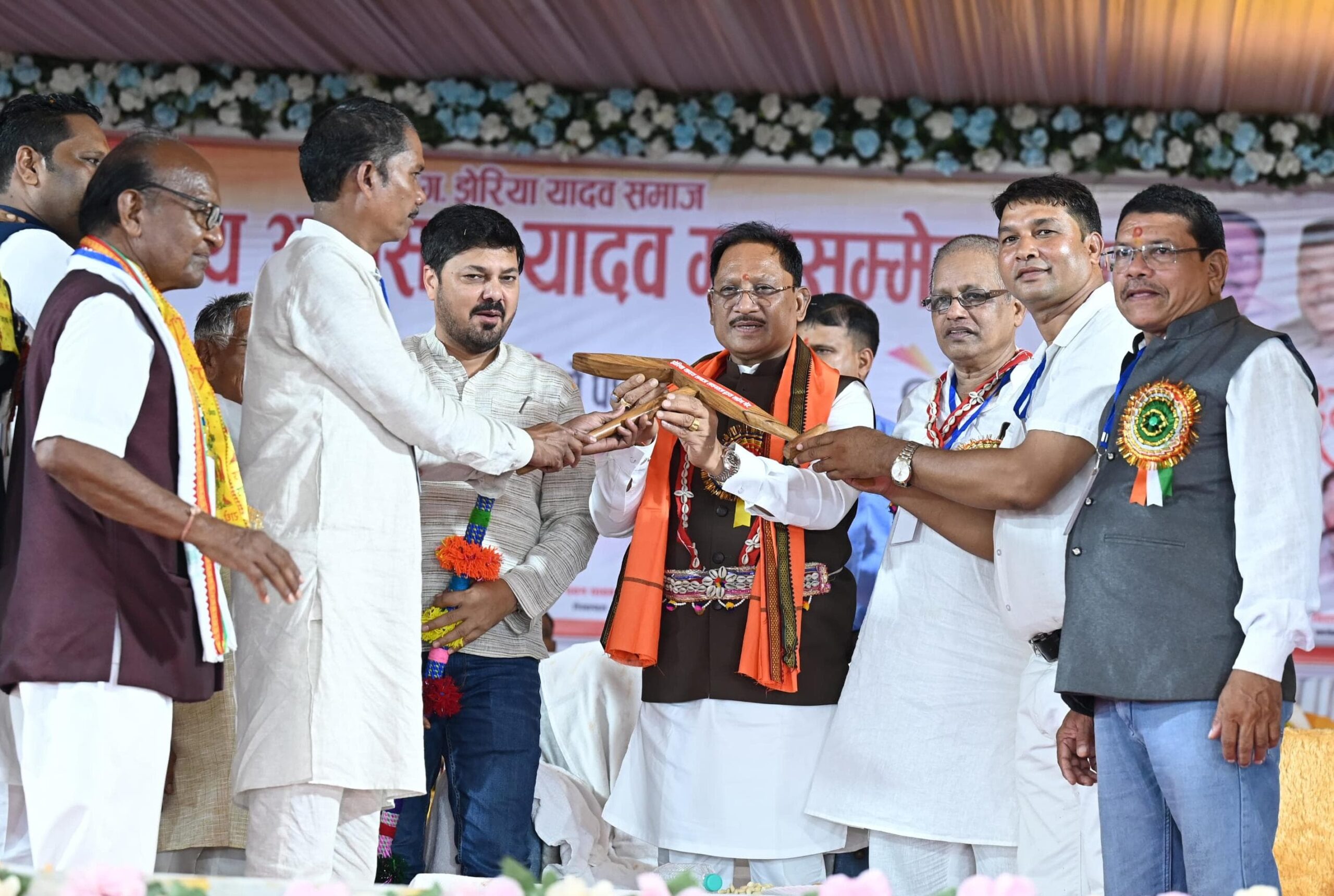मोदी की गारंटी, सुशासन की नीति और जनकल्याण की प्रतिबद्धता से बदल रहा छत्तीसगढ़ : मुख्यमंत्री श्री विष्णुदेव साय मोदी की गारंटी, सुशासन की नीति और जनकल्याण की प्रतिबद्धता से बदल रहा छत्तीसगढ़ : मुख्यमंत्री श्री विष्णुदेव साय