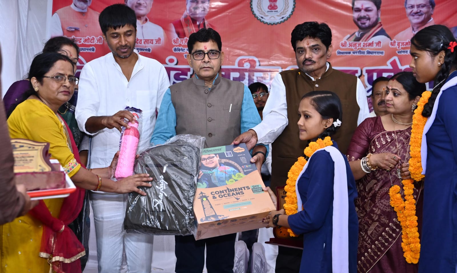 शिक्षा के साथ संस्कारों का समावेश ही समृद्ध छत्तीसगढ़ की नींव – राजस्व मंत्री श्री टंक राम वर्मा शिक्षा के साथ संस्कारों का समावेश ही समृद्ध छत्तीसगढ़ की नींव – राजस्व मंत्री श्री टंक राम वर्मा