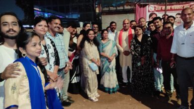 दुर्ग रेलवे स्टेशन पर जरूरतमंदों को कराया गया निशुल्क भोजन, प्रेस क्लब पत्रकार संघ की मानवीय पहल दुर्ग रेलवे स्टेशन पर जरूरतमंदों को कराया गया निशुल्क भोजन, प्रेस क्लब पत्रकार संघ की मानवीय पहल