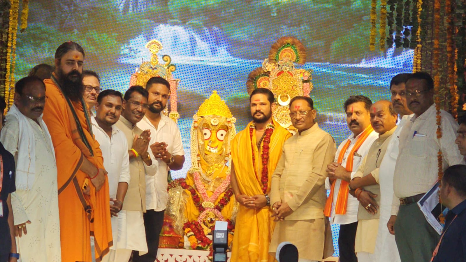 अमलीपदर की रथयात्रा आस्था और संस्कृति की अमूल्य धरोहर : मुख्यमंत्री श्री विष्णुदेव साय अमलीपदर की रथयात्रा आस्था और संस्कृति की अमूल्य धरोहर : मुख्यमंत्री श्री विष्णुदेव साय