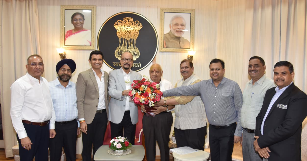 राज्यपाल श्री डेका से निजी विश्वविद्यालयों के पदाधिकारियों ने की भेंट राज्यपाल श्री डेका से निजी विश्वविद्यालयों के पदाधिकारियों ने की भेंट