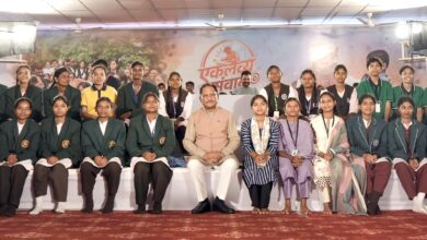 मुख्यमंत्री श्री विष्णु देव साय ने एकलव्य के विद्यार्थियों का बढ़ाया उत्साह