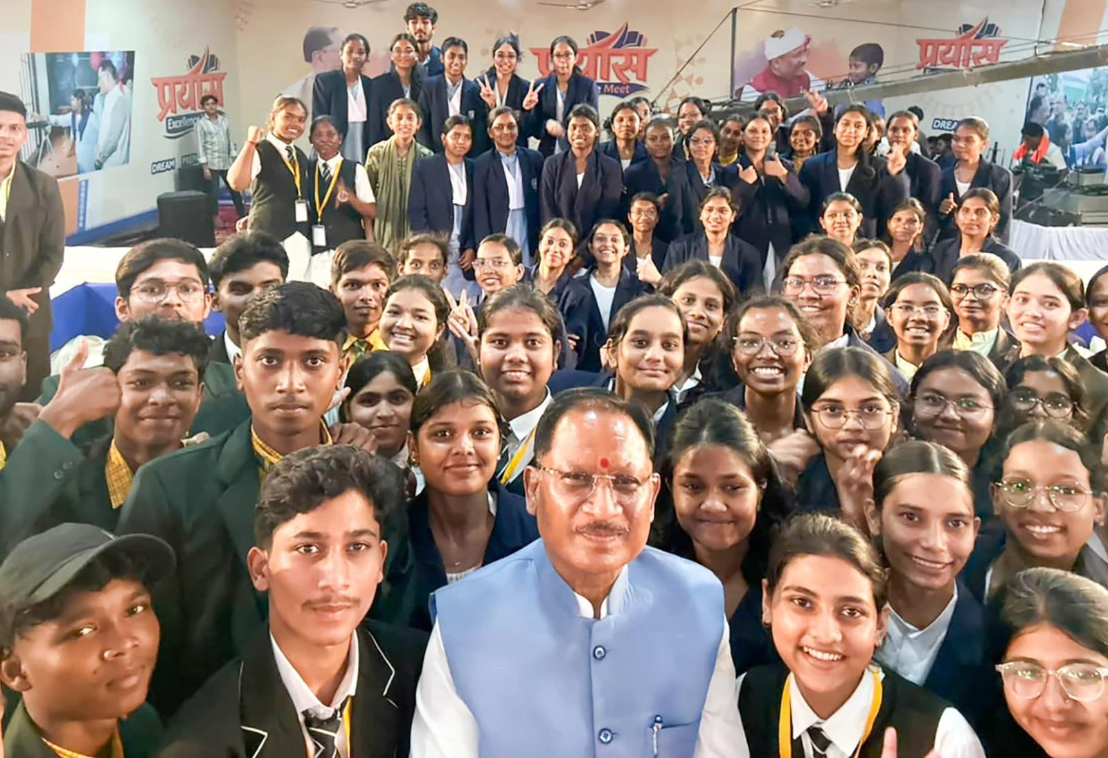 शिक्षा से विकसित छत्तीसगढ़ तक: मुख्यमंत्री श्री साय ने नीट क्वालीफाई विद्यार्थियों के साथ साझा किया भविष्य का रोडमैप शिक्षा से विकसित छत्तीसगढ़ तक: मुख्यमंत्री श्री साय ने नीट क्वालीफाई विद्यार्थियों के साथ साझा किया भविष्य का रोडमैप
