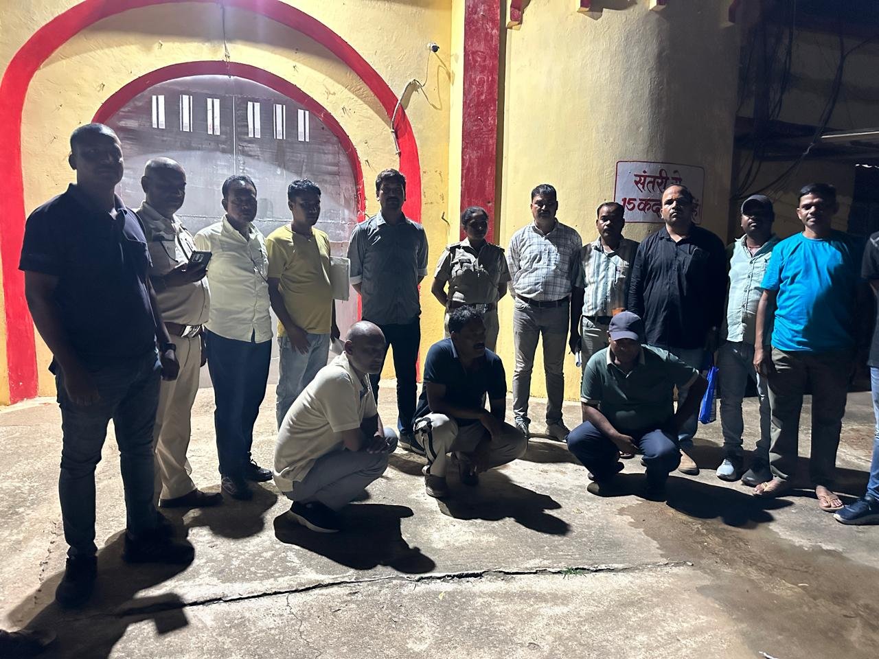 हाथीदांत तस्करी पर वन विभाग की बड़ी कार्रवाई हाथीदांत तस्करी पर वन विभाग की बड़ी कार्रवाई