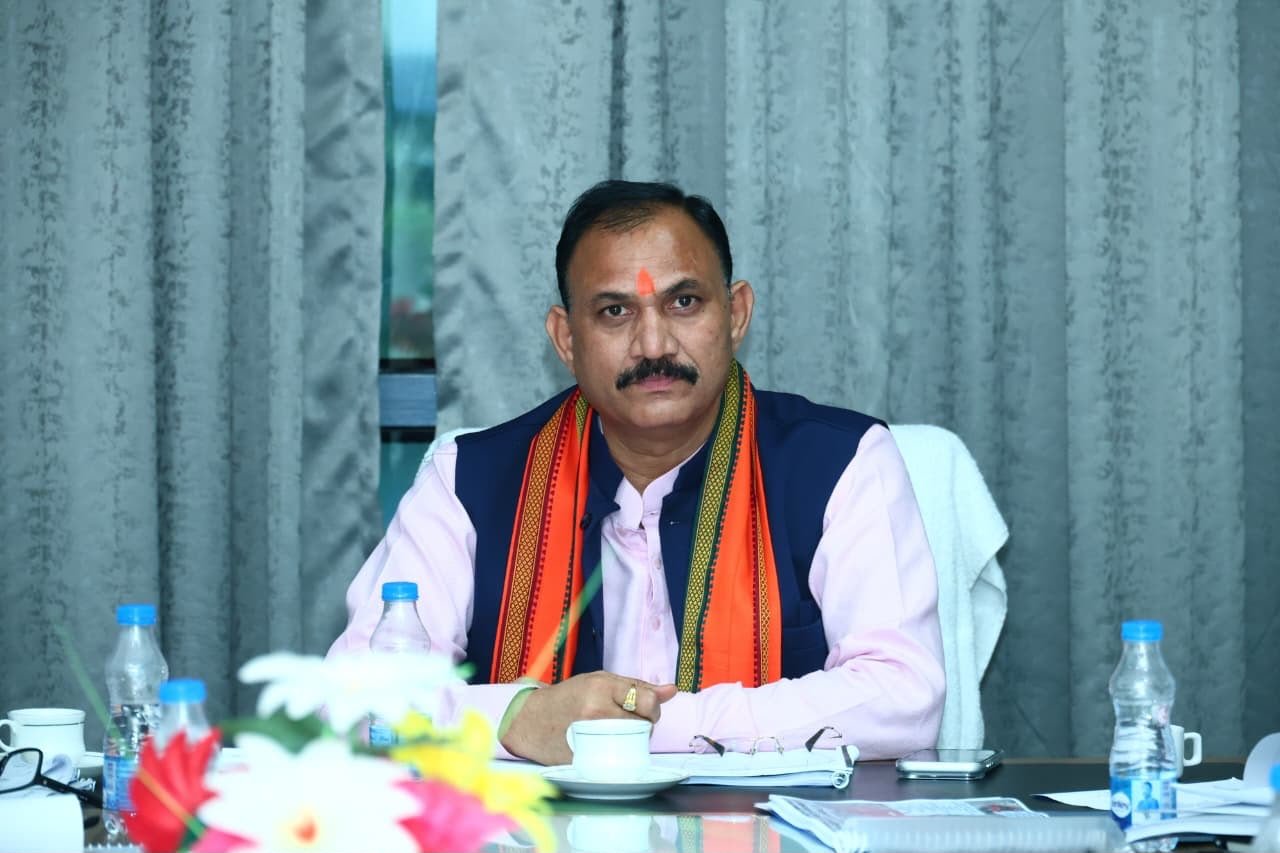 स्थानीय छात्र हितों के साथ किसी भी तरह की अनदेखी नहीं होगी बर्दाश्त: श्री श्याम बिहारी जायसवाल स्थानीय छात्र हितों के साथ किसी भी तरह की अनदेखी नहीं होगी बर्दाश्त: श्री श्याम बिहारी जायसवाल