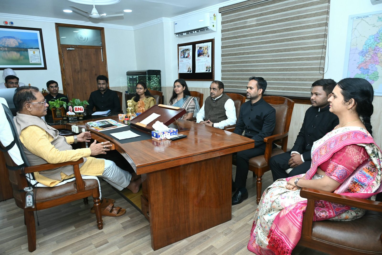 कर्तव्यनिष्ठ होकर जनसेवा एवं सुशासन के लिए जमीनी स्तर पर करें बेहतर कार्य : मुख्यमंत्री श्री विष्णु देव साय कर्तव्यनिष्ठ होकर जनसेवा एवं सुशासन के लिए जमीनी स्तर पर करें बेहतर कार्य : मुख्यमंत्री श्री विष्णु देव साय