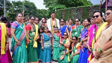 विश्व आदिवासी दिवस पर भव्य रैली, पारंपरिक वेशभूषा में उमड़ा आदिवासी समाज, विधायक देवेंद्र यादव हुए शामिल