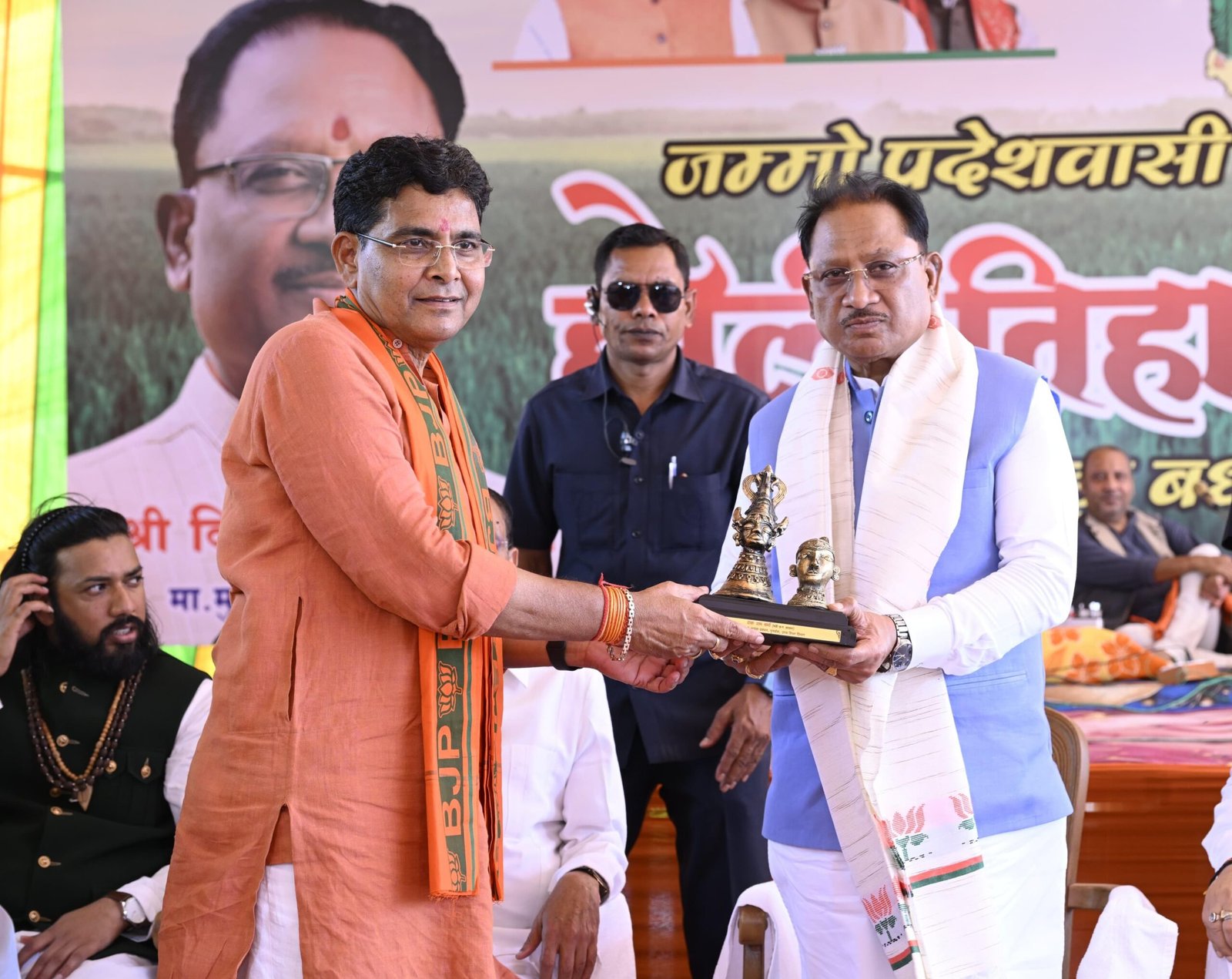 किसानों की समृद्धि से ही समृद्ध होगा छत्तीसगढ़ : मुख्यमंत्री श्री विष्णु देव साय किसानों की समृद्धि से ही समृद्ध होगा छत्तीसगढ़ : मुख्यमंत्री श्री विष्णु देव साय