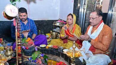 मुख्यमंत्री श्री विष्णुदेव साय ने सावन सोमवार और नागपंचमी पर श्री फलेश्वरनाथ महादेव की पूजा-अर्चना की मुख्यमंत्री श्री विष्णुदेव साय ने सावन सोमवार और नागपंचमी पर श्री फलेश्वरनाथ महादेव की पूजा-अर्चना की