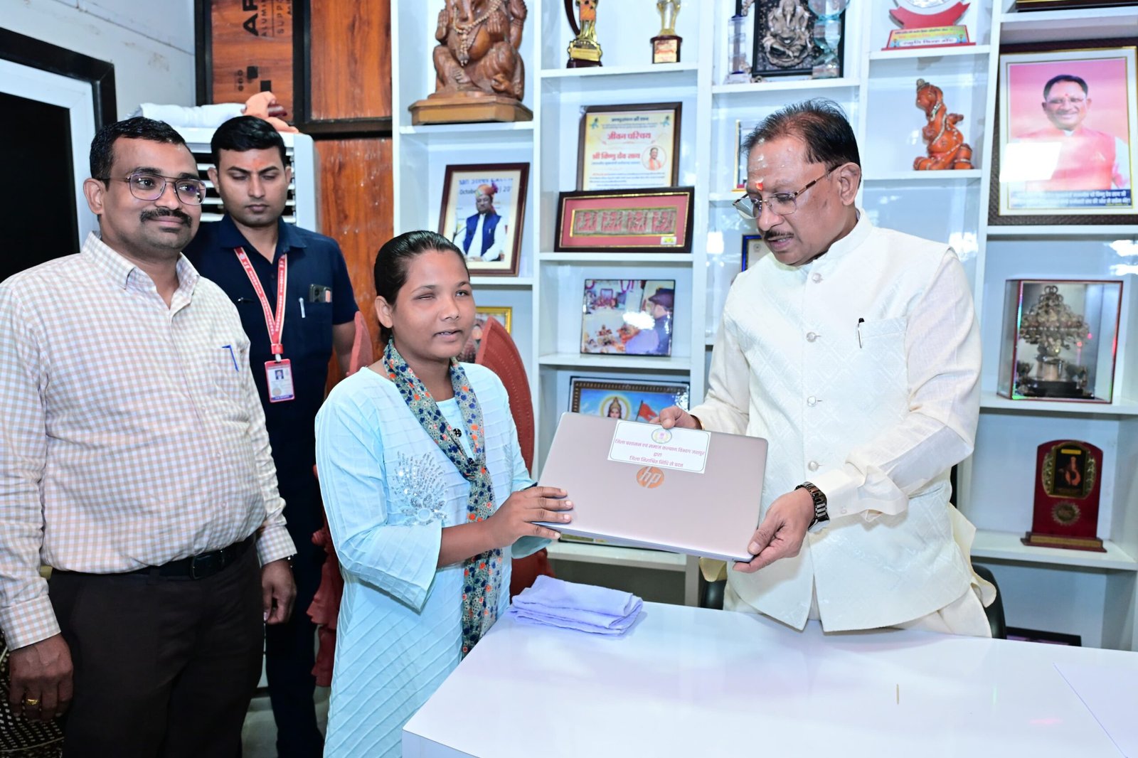 दृष्टिबाधा नहीं बनी बाधा, जयमंती के सपनों को मिली डिजिटल उड़ान दृष्टिबाधा नहीं बनी बाधा, जयमंती के सपनों को मिली डिजिटल उड़ान
