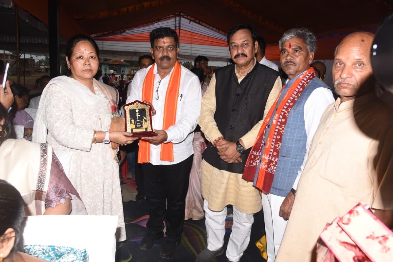 उपमुख्यमंत्री श्री विजय शर्मा ने किया शौर्य वाटिका का भूमिपूजन, लगभग 79 लाख रुपए के विकास कार्यों का किया लोकार्पण उपमुख्यमंत्री श्री विजय शर्मा ने किया शौर्य वाटिका का भूमिपूजन, लगभग 79 लाख रुपए के विकास कार्यों का किया लोकार्पण