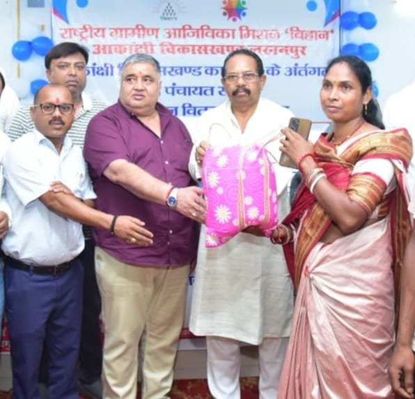 बिहान से ग्रामीण परिवारों को मिल रहा आत्मनिर्भरता का नया आधार, मछली पालन से बढ़ेंगे आजीविका के अवसर बिहान से ग्रामीण परिवारों को मिल रहा आत्मनिर्भरता का नया आधार, मछली पालन से बढ़ेंगे आजीविका के अवसर