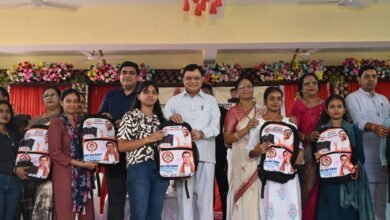 एजुकेशन किट वितरण- उद्योग मंत्री लखन लाल देवांगन ने 1500 छात्राओं को दी सौगात, कॉलेजों में विशाल डोम निर्माण की घोषणा एजुकेशन किट वितरण- उद्योग मंत्री लखन लाल देवांगन ने 1500 छात्राओं को दी सौगात, कॉलेजों में विशाल डोम निर्माण की घोषणा