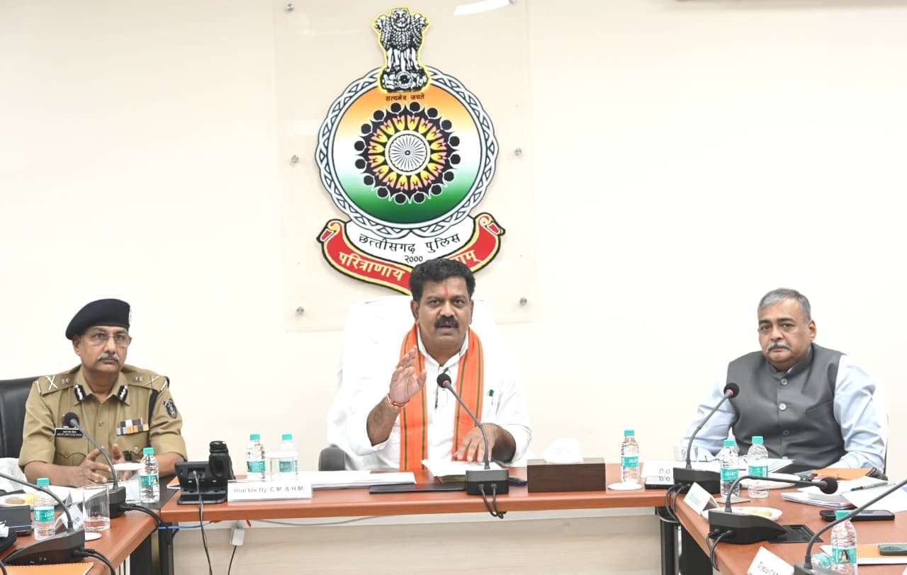 नवीन आपराधिक कानूनों के क्रियान्वयन में तेजी लाएं, प्रत्येक मापदंड पर दिखे ठोस सुधार- उप मुख्यमंत्री श्री विजय शर्मा