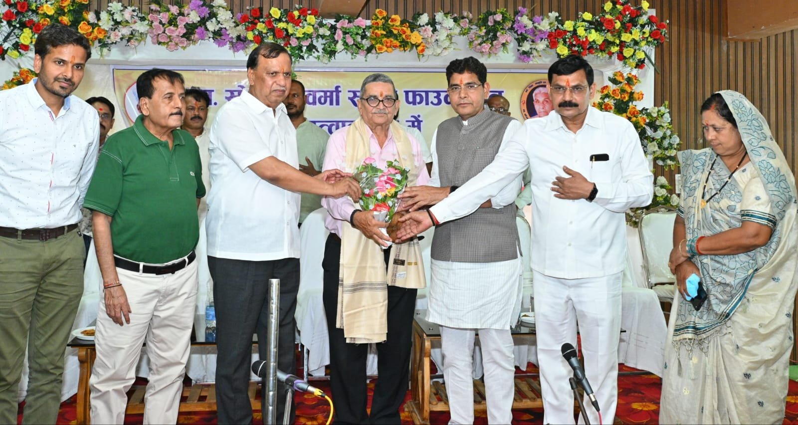 गुरु का ऋण कभी नहीं चुकाया जा सकता, शिक्षक राष्ट्र निर्माण के सच्चे शिल्पकार-राजस्व मंत्री श्री टंक राम वर्मा गुरु का ऋण कभी नहीं चुकाया जा सकता, शिक्षक राष्ट्र निर्माण के सच्चे शिल्पकार-राजस्व मंत्री श्री टंक राम वर्मा