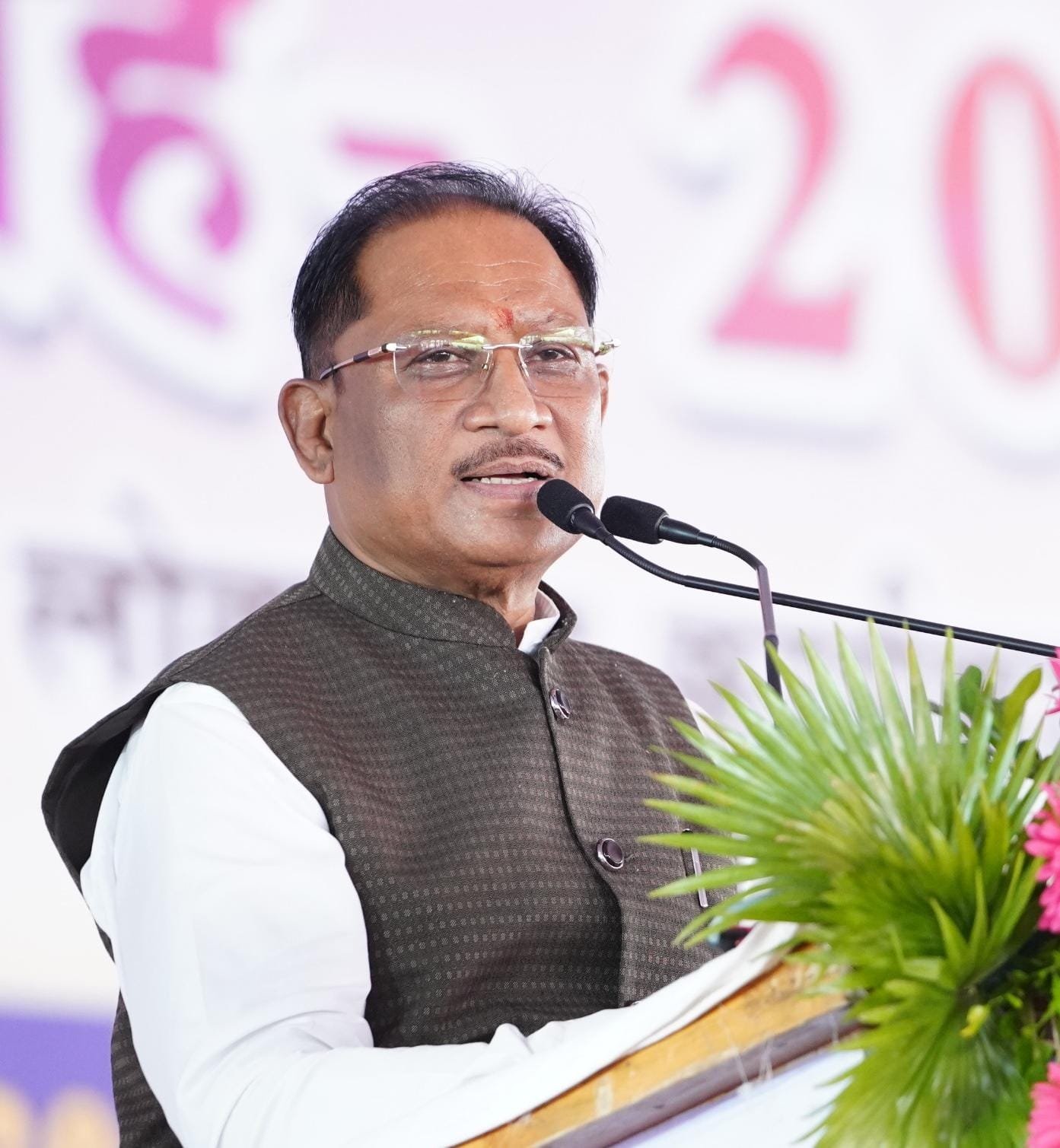 अंबिकापुर के सड़क की वायरल वीडियो का मुख्यमंत्री ने लिया संज्ञान: कलेक्टर अजीत वसंत से दूरभाष पर की चर्चा, सड़क को तत्काल सुधारने के दिए निर्देश अंबिकापुर के सड़क की वायरल वीडियो का मुख्यमंत्री ने लिया संज्ञान: कलेक्टर अजीत वसंत से दूरभाष पर की चर्चा, सड़क को तत्काल सुधारने के दिए निर्देश