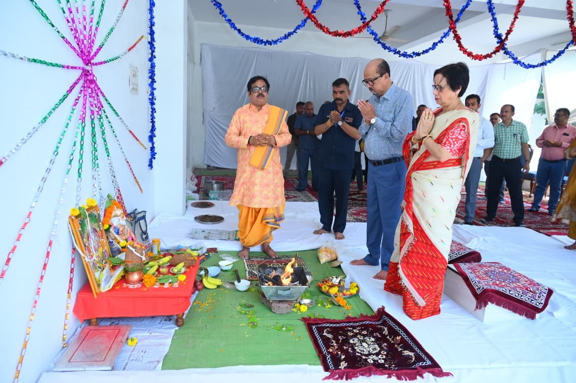 लोकभवन में मनाई गई विश्वकर्मा जयंती लोकभवन में मनाई गई विश्वकर्मा जयंती