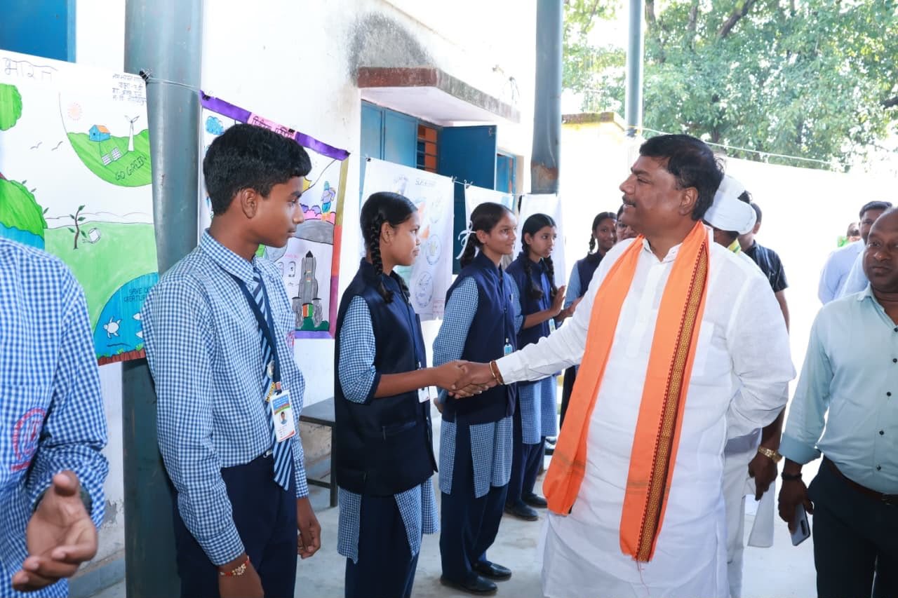 मेरे सपनों का भारत’ चित्रकला एवं भाषण प्रतियोगिता में बच्चों ने दिखाई प्रतिभा मेरे सपनों का भारत’ चित्रकला एवं भाषण प्रतियोगिता में बच्चों ने दिखाई प्रतिभा