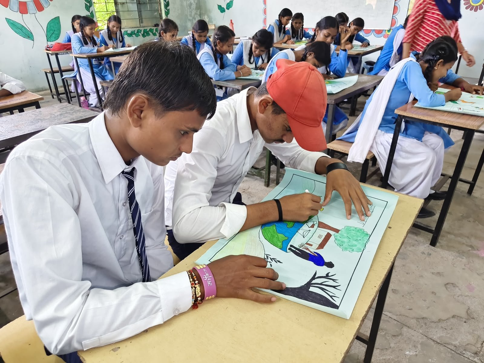 धमतरी के 97 हजार से अधिक विद्यार्थियों ने रंगों और शब्दों में उकेरी ‘मेरे सपनों के भारत’ की स्वर्णिम तस्वीर धमतरी के 97 हजार से अधिक विद्यार्थियों ने रंगों और शब्दों में उकेरी ‘मेरे सपनों के भारत’ की स्वर्णिम तस्वीर
