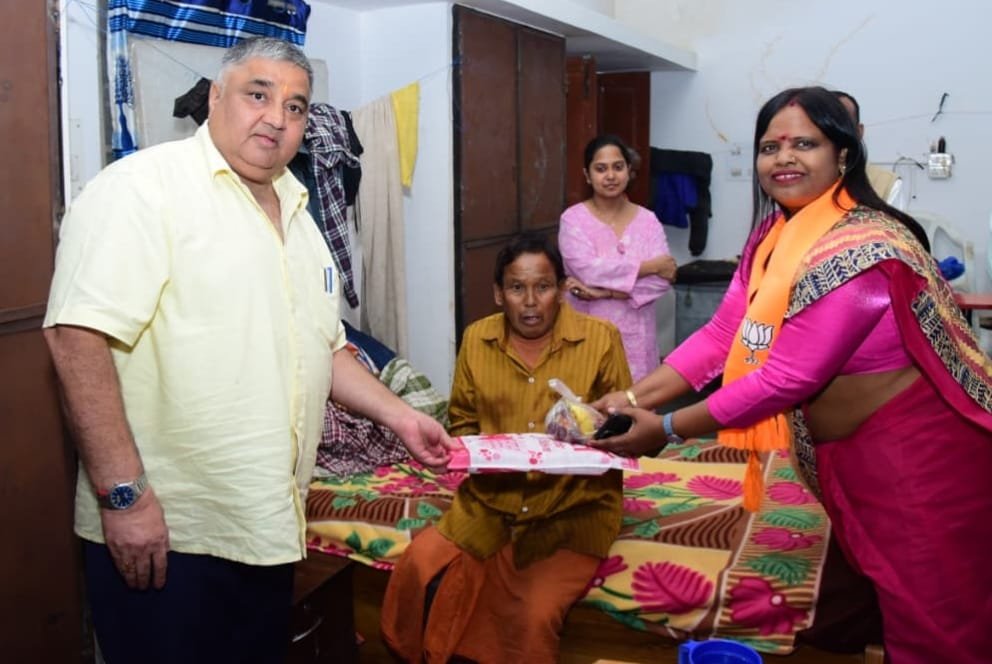 सेवा संकल्प अभियान के तहत अंबिकापुर के आस्था निकुंज वृद्धाश्रम में वरिष्ठजनों को मिला अपनत्व और सम्मान सेवा संकल्प अभियान के तहत अंबिकापुर के आस्था निकुंज वृद्धाश्रम में वरिष्ठजनों को मिला अपनत्व और सम्मान