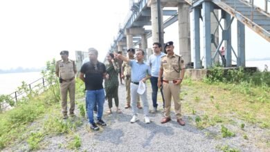 मुख्यमंत्री श्री विष्णु देव साय के निर्देश पर महानदी के तटीय क्षेत्रों में राहत-बचाव के लिए प्रशासन मुस्तैद मुख्यमंत्री श्री विष्णु देव साय के निर्देश पर महानदी के तटीय क्षेत्रों में राहत-बचाव के लिए प्रशासन मुस्तैद