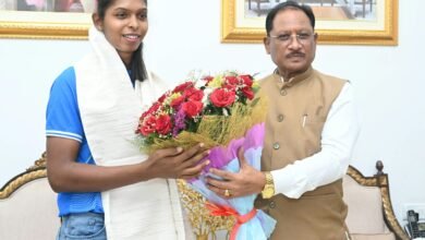 एशियन गेम्स की स्वर्ण पदक विजेता टीम की संजू देवी को मुख्यमंत्री श्री विष्णु देव साय ने 51 लाख रुपए की प्रोत्साहन राशि देने की घोषणा की एशियन गेम्स की स्वर्ण पदक विजेता टीम की संजू देवी को मुख्यमंत्री श्री विष्णु देव साय ने 51 लाख रुपए की प्रोत्साहन राशि देने की घोषणा की