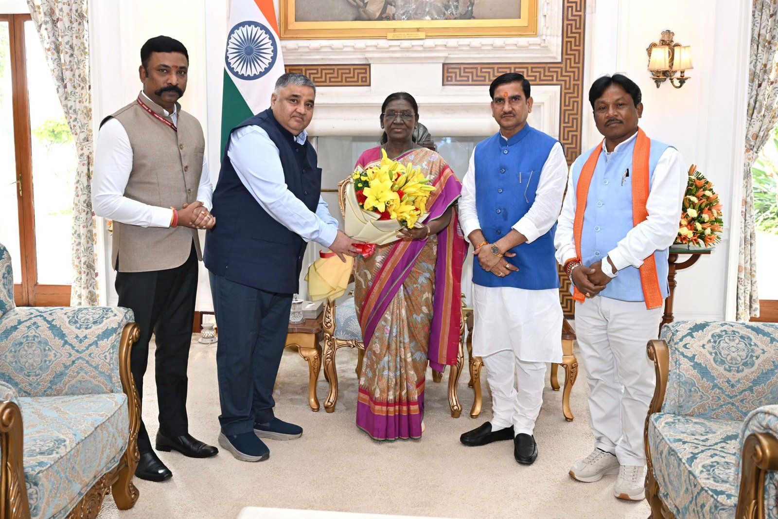 मुख्यमंत्री श्री विष्णु देव साय के निमंत्रण पर राष्ट्रपति ने स्वीकार किया बस्तर दशहरा के मुरिया दरबार में शामिल होने का आमंत्रण मुख्यमंत्री श्री विष्णु देव साय के निमंत्रण पर राष्ट्रपति ने स्वीकार किया बस्तर दशहरा के मुरिया दरबार में शामिल होने का आमंत्रण