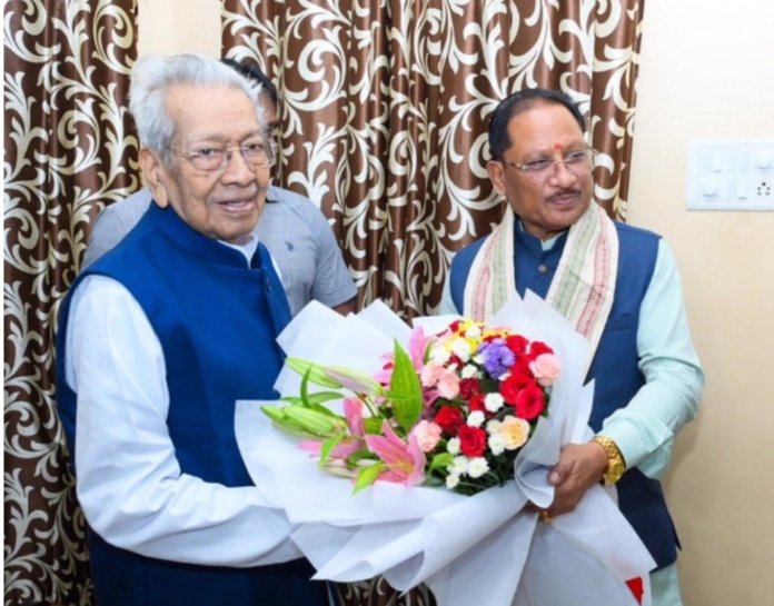 मुख्यमंत्री श्री विष्णु देव साय ने ओडिशा के राज्यपाल डॉ. हरि बाबू कंभमपति से की शिष्टाचार भेंट मुख्यमंत्री श्री विष्णु देव साय ने ओडिशा के राज्यपाल डॉ. हरि बाबू कंभमपति से की शिष्टाचार भेंट