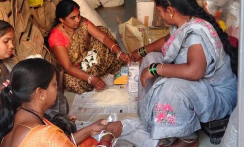 खेत से टोक्यो तक महकी नगरी दुबराज: महिला शक्ति ने गढ़ी वैश्विक सफलता की नई इबारत खेत से टोक्यो तक महकी नगरी दुबराज: महिला शक्ति ने गढ़ी वैश्विक सफलता की नई इबारत