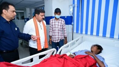 उप मुख्यमंत्री श्री विजय शर्मा ने अस्पताल पहुंचकर जाना सड़क हादसे में घायलों का हाल