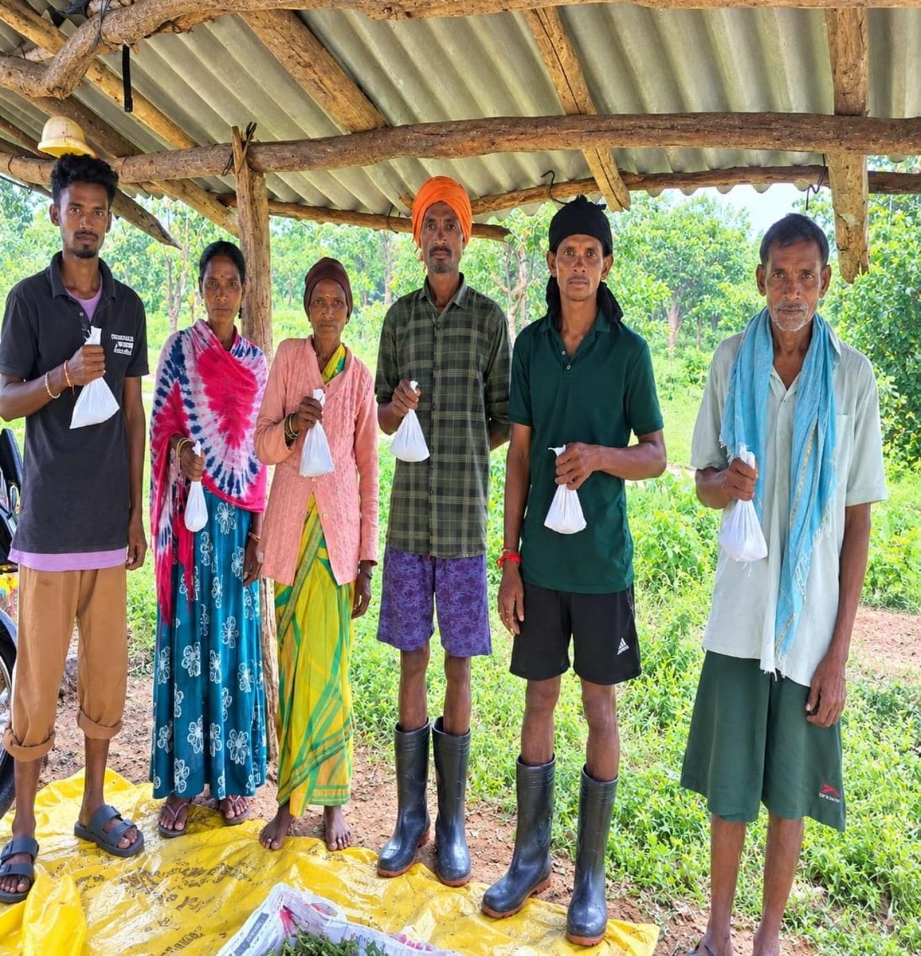 तसर रेशम उत्पादन से ग्रामीणों को मिल रहे आय के नए अवसर तसर रेशम उत्पादन से ग्रामीणों को मिल रहे आय के नए अवसर