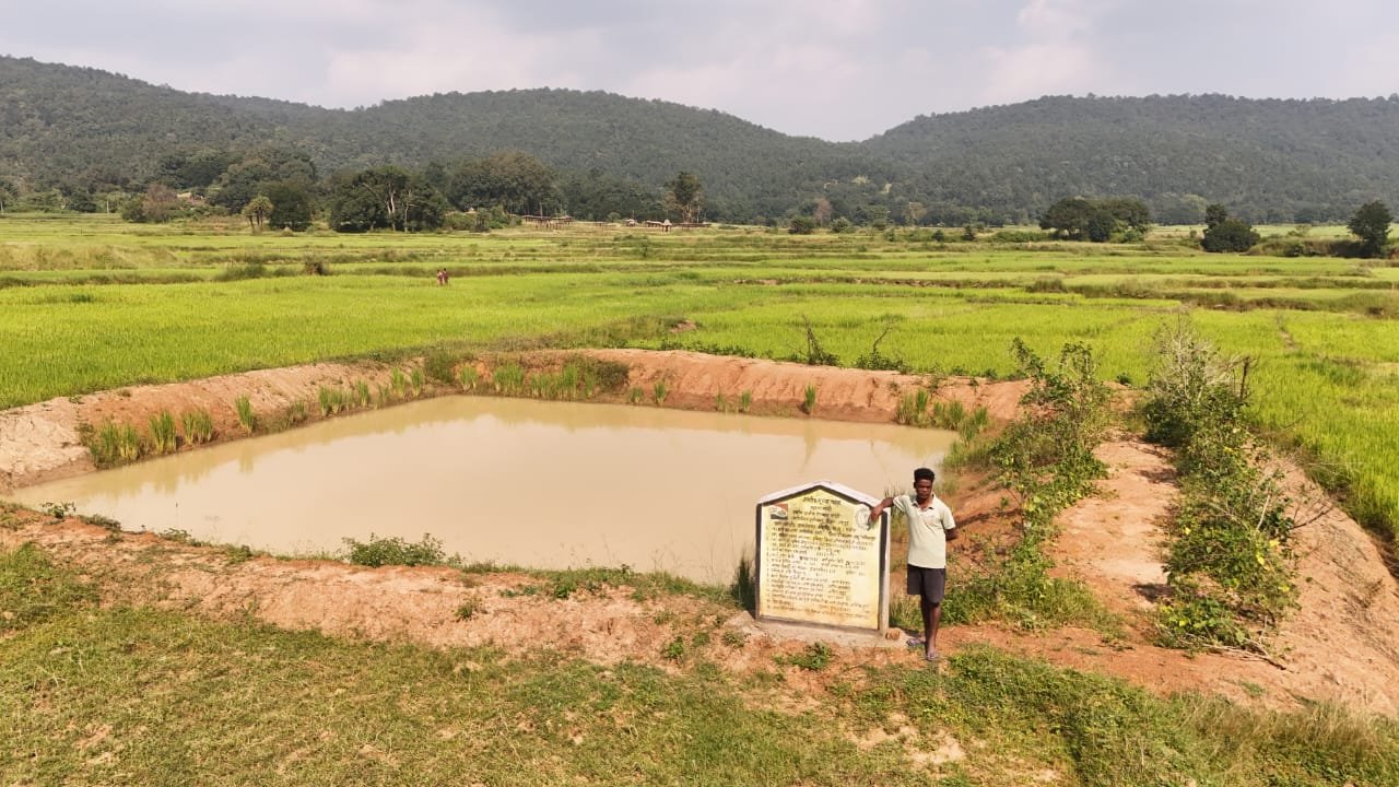 जल की हर बूंद सहेजने की मुहिम, ग्रामीणों को मिल रहा स्थानीय रोजगार जल की हर बूंद सहेजने की मुहिम, ग्रामीणों को मिल रहा स्थानीय रोजगार