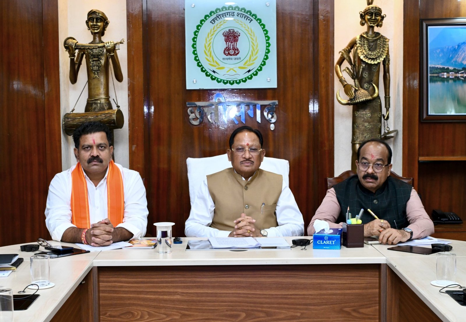 सभी मीडिया के साथियों को नमस्कार, जय जोहार